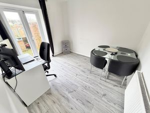 Pound Road Little Sutton